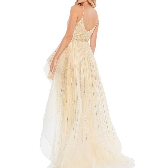 Mac Duggal formal gown, NEW WITH TAGS! Size 18, in perfect condition! - Picture 3 of 3